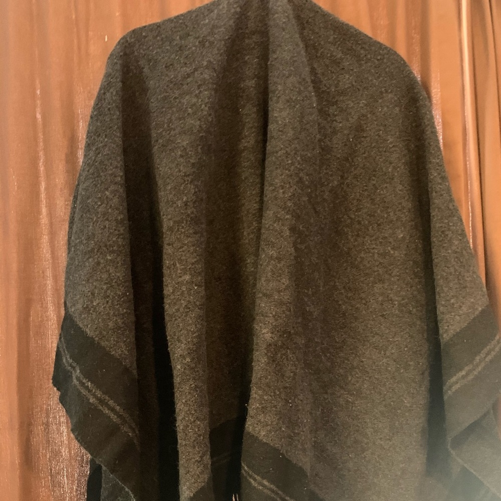 Thick wool shawl